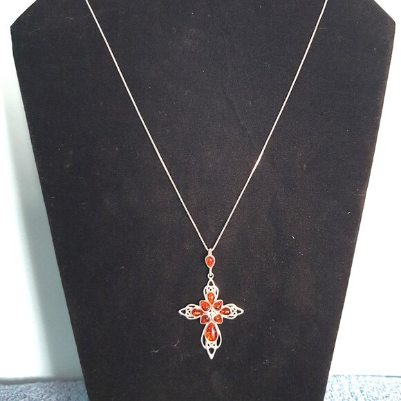 Wonderful 2.25’’ Large Baltic Amber Sterling Silver Cross Pendant Necklace - Picture 4 of 11